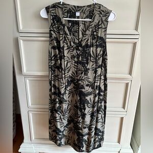 Sleeveless Dark Green/Tanish Leaf Print Dress